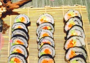 Cách làm sushi cuộn đơn giản